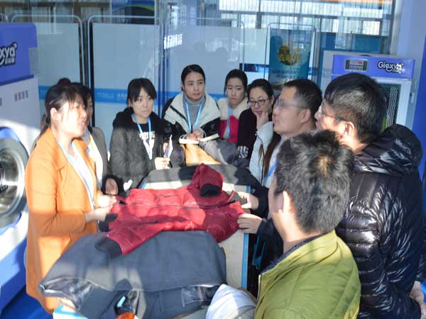 開干洗店的利潤有多少，加盟潔希亞干洗店利潤高嗎